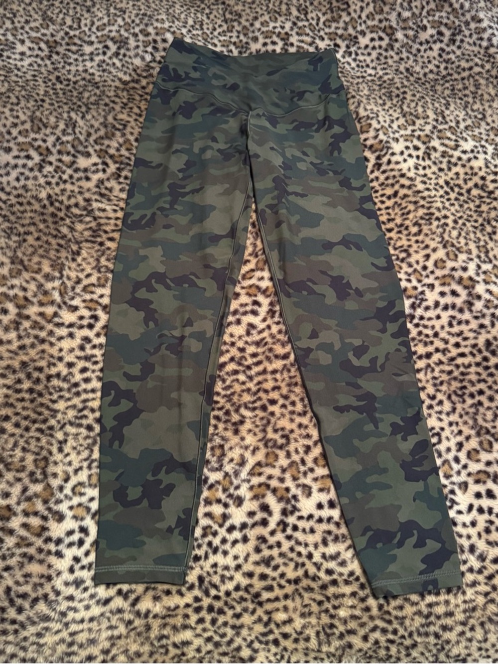 offline real me high waisted crossover leggings